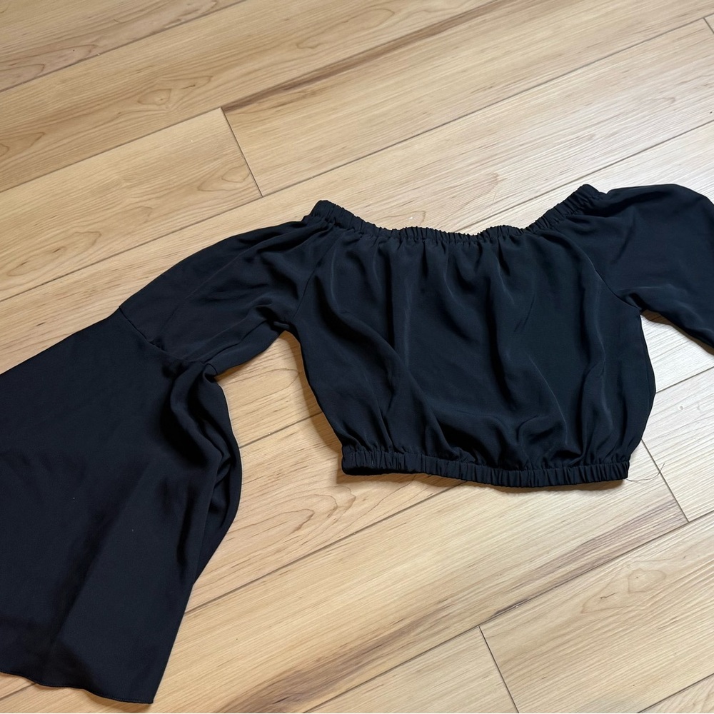 Women’s small long sleeved shirts, blouse, and sweater lot. All barely worn! - Picture 7 of 12